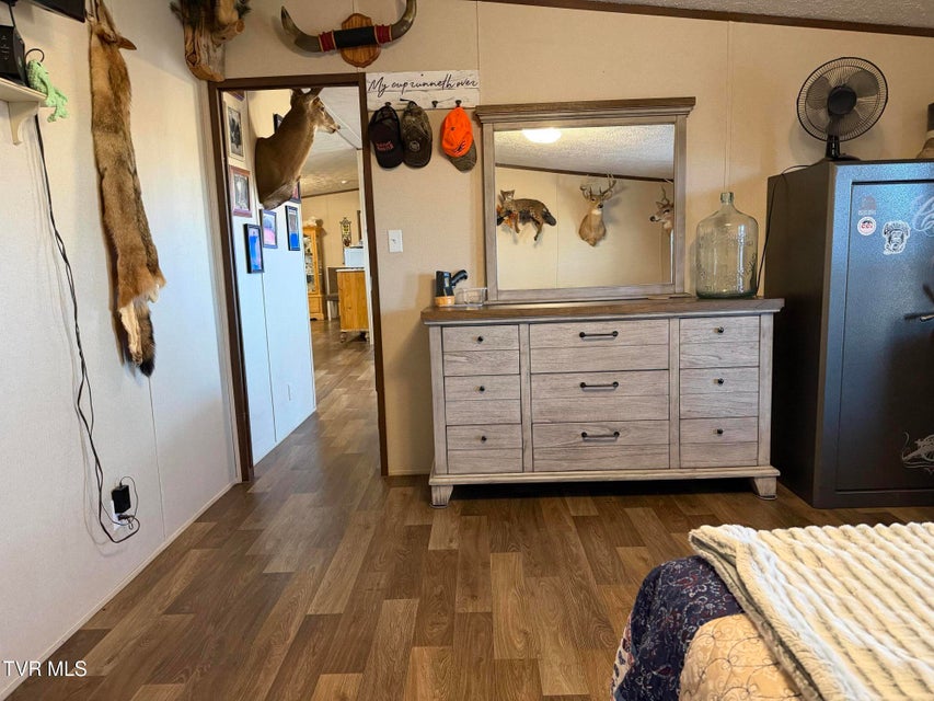 Photo #31: 220 Redwood Lane