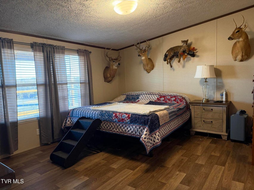 Photo #27: 220 Redwood Lane