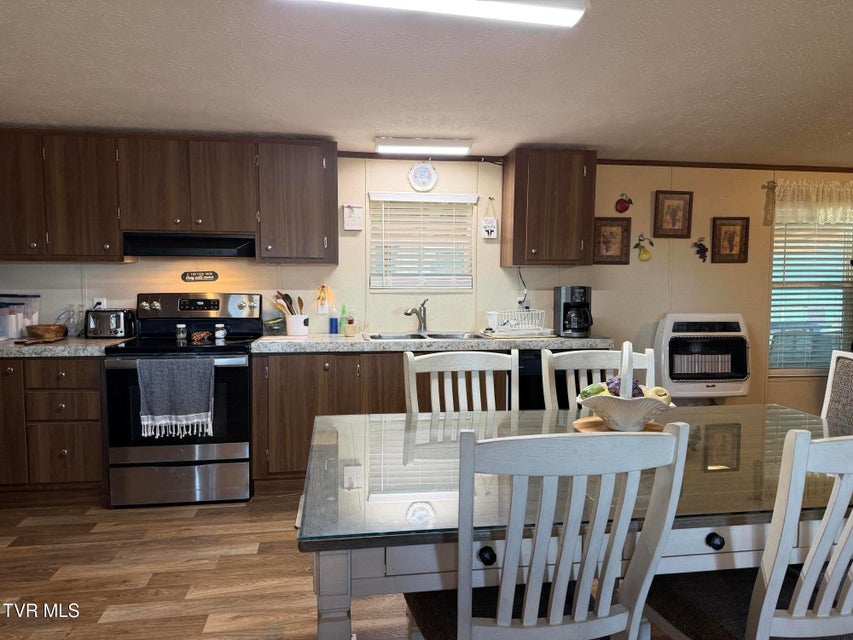 Photo #23: 220 Redwood Lane