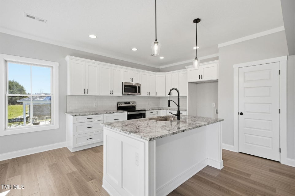 Photo #5: 560 Catalina Court