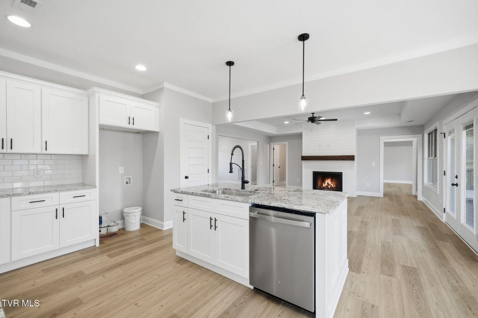 Photo #7: 560 Catalina Court