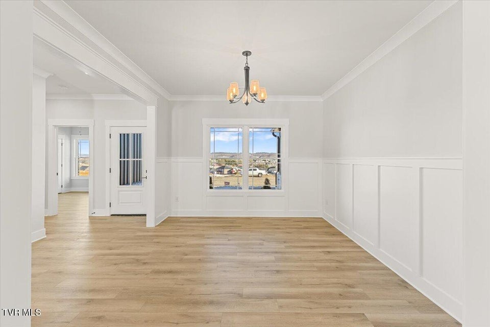 Photo #4: 954 Cabot Cove