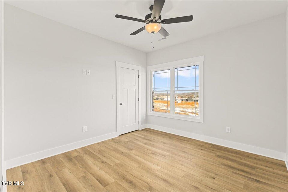 Photo #31: 954 Cabot Cove