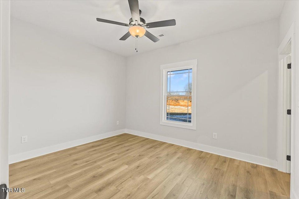 Photo #33: 954 Cabot Cove