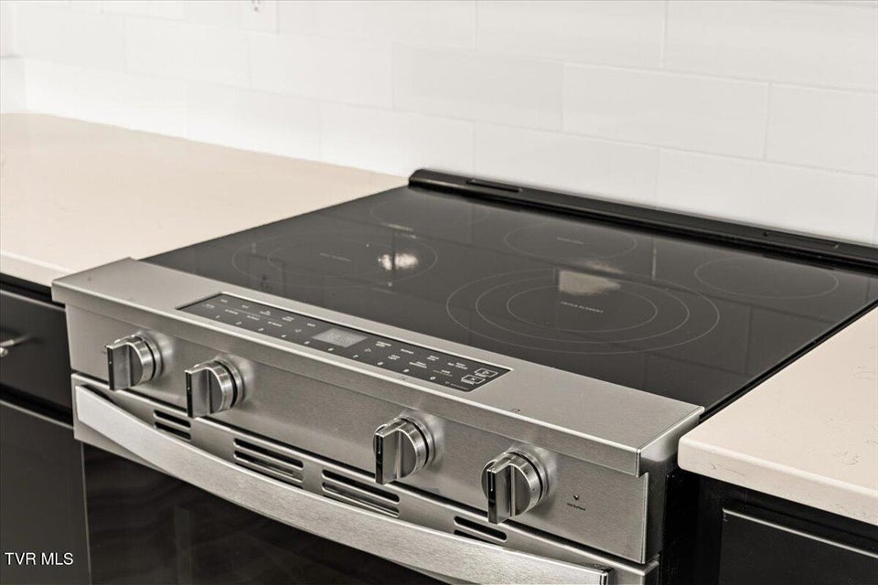 Photo #14: 954 Cabot Cove