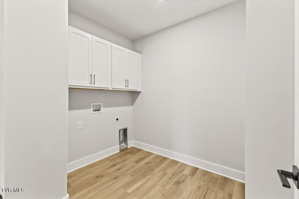 Photo #17: 954 Cabot Cove