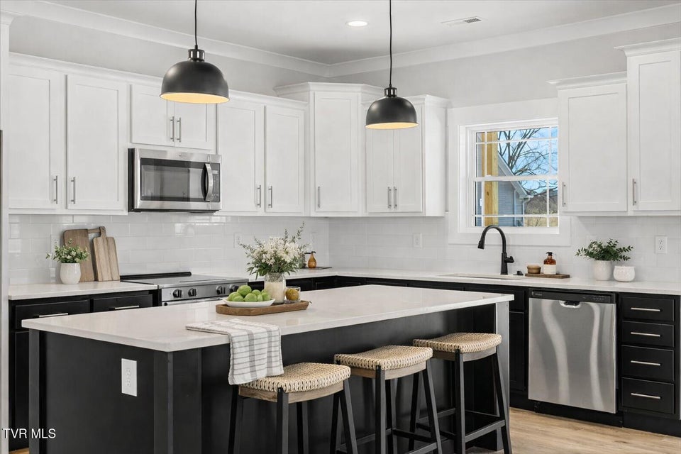 Photo #13: 954 Cabot Cove