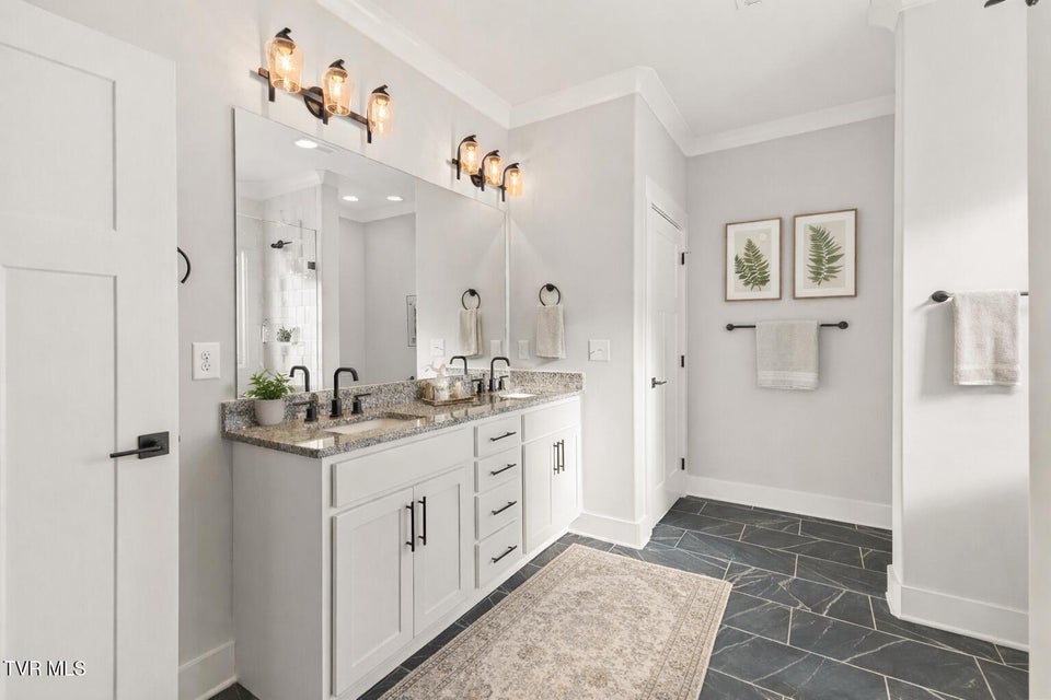 Photo #22: 954 Cabot Cove