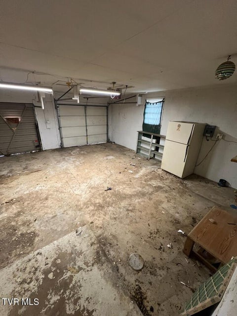 Photo #10: 702 May Drive