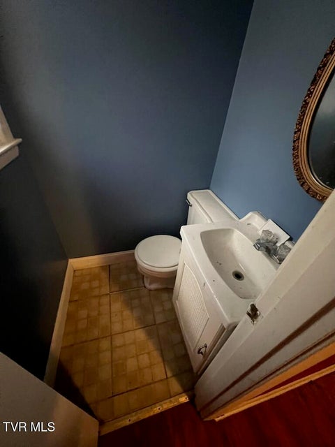 Photo #31: 702 May Drive