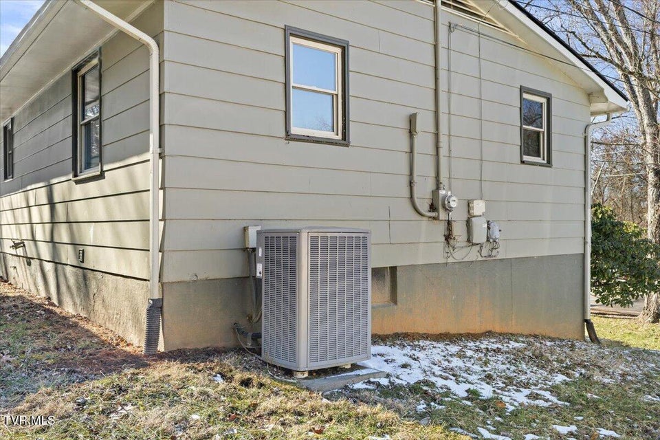 Photo #5: 212 Highland Circle