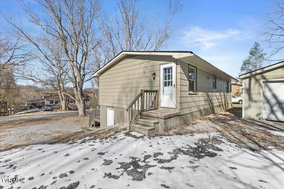 Photo #7: 212 Highland Circle