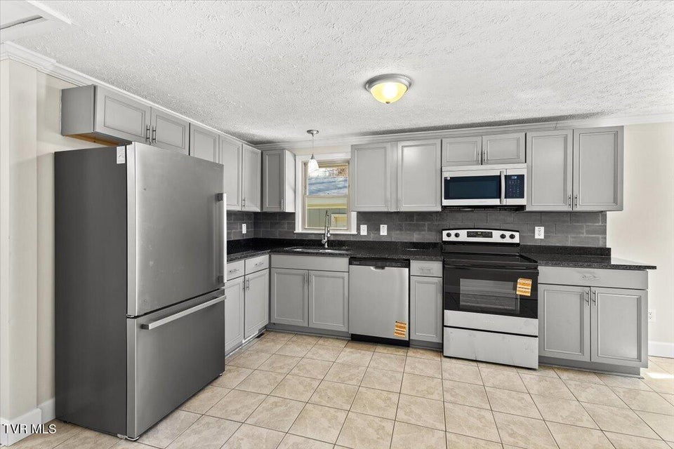 Photo #11: 212 Highland Circle