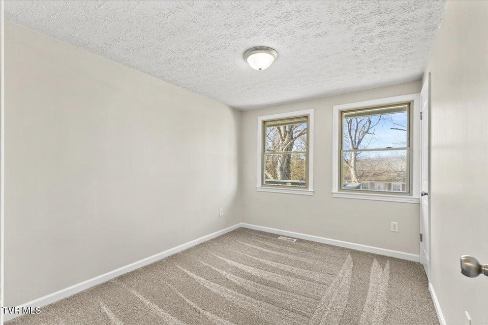 Photo #16: 212 Highland Circle