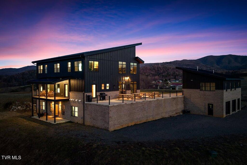 Photo #4: 817 Neva View Lane