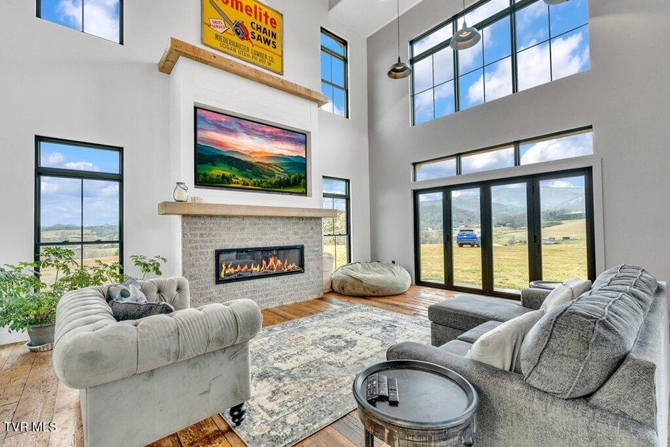 Photo #15: 817 Neva View Lane