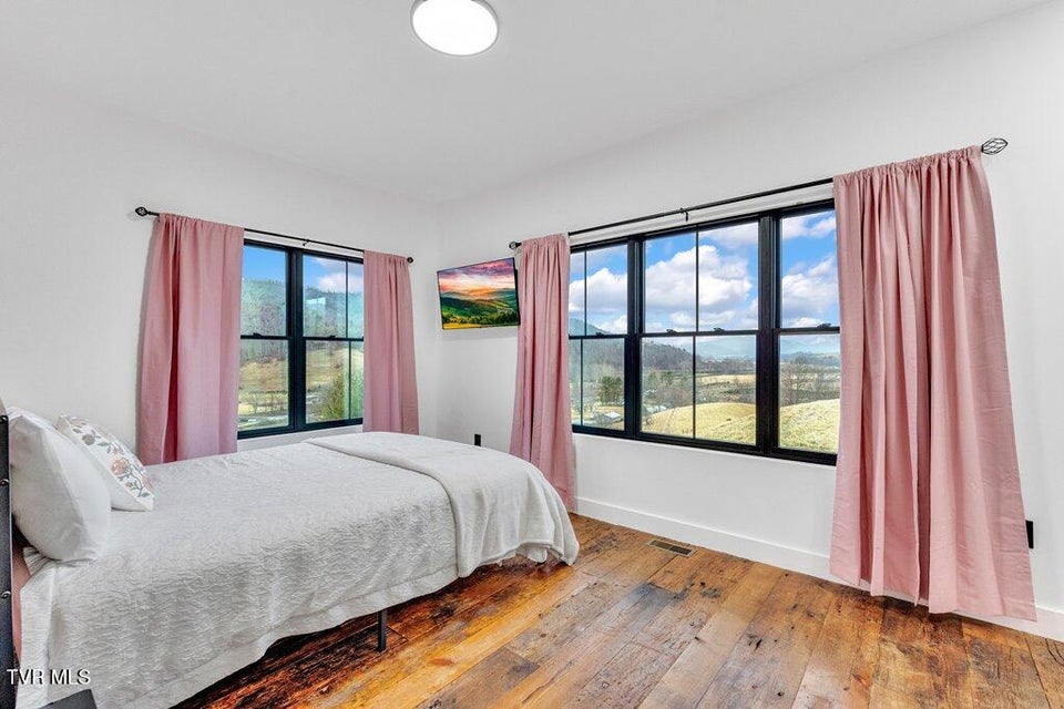 Photo #48: 817 Neva View Lane