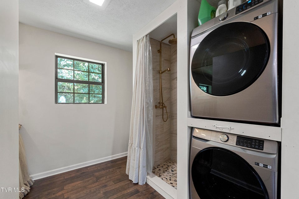 Photo #17: 2945 Enka Highway Highway