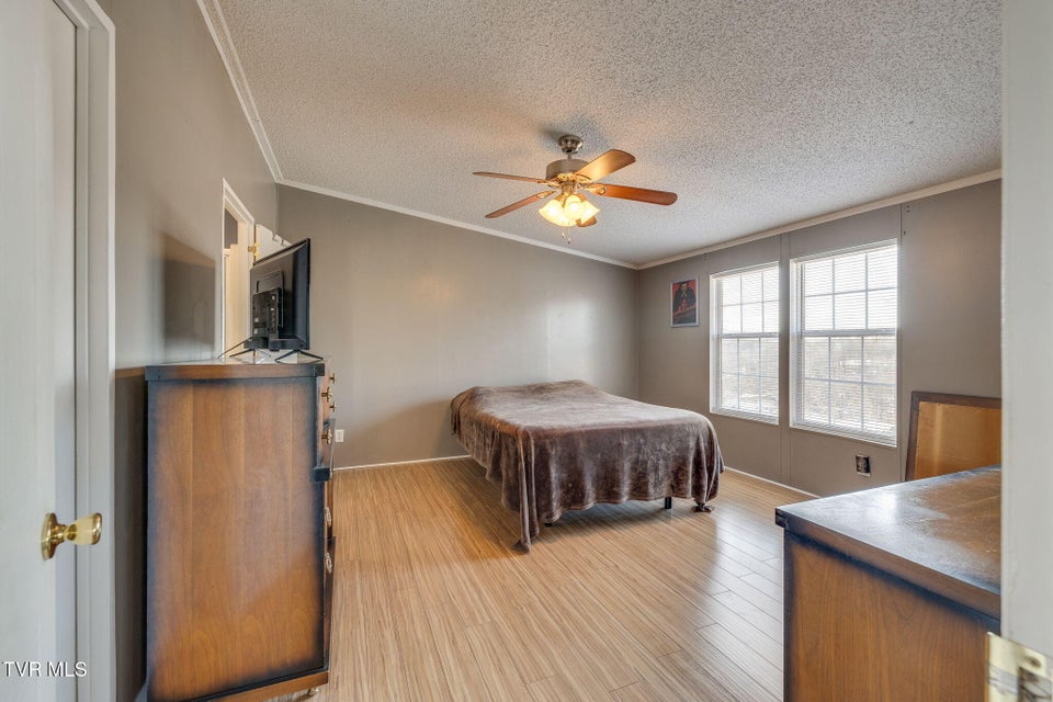 Photo #13: 205 Banner Street