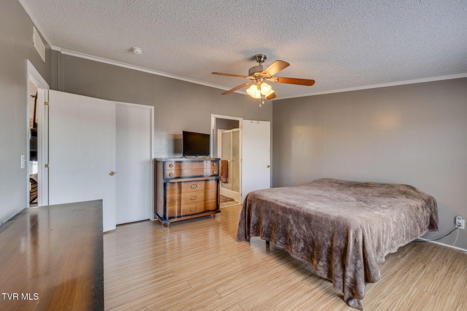 Photo #15: 205 Banner Street