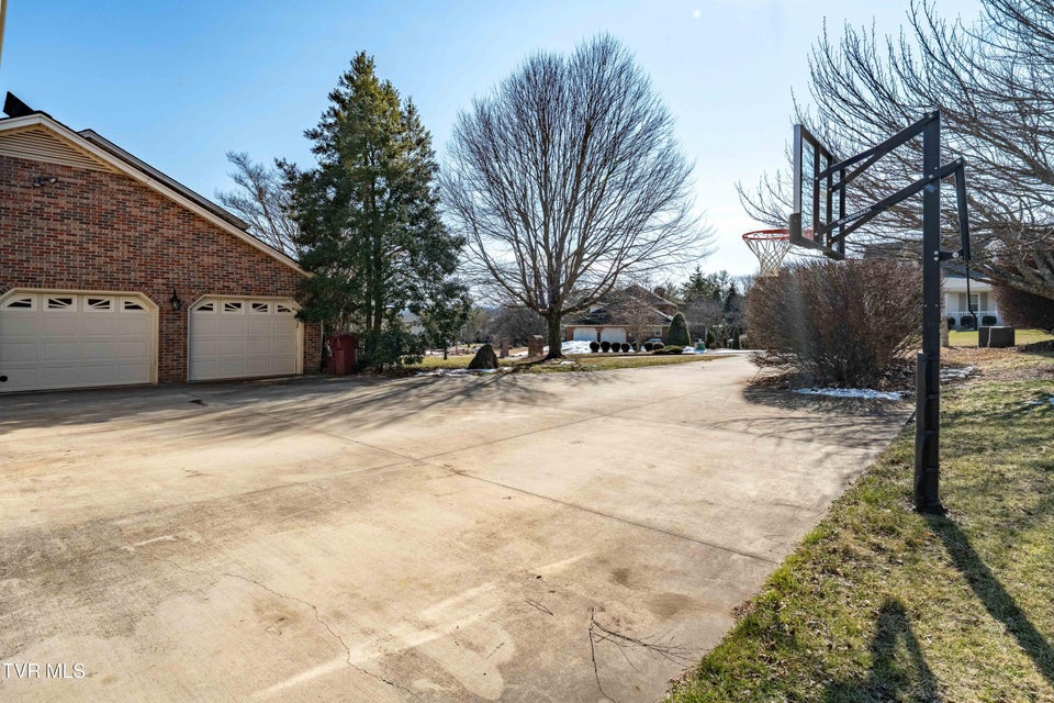 Photo #10: 3310 Berkshire Circle