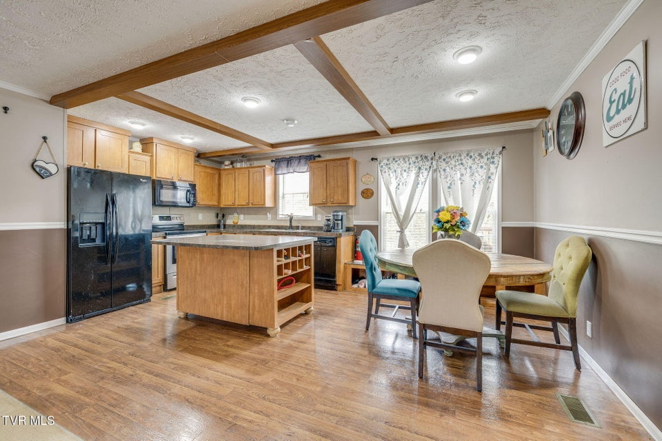 Photo #7: 112 Dahlia Street