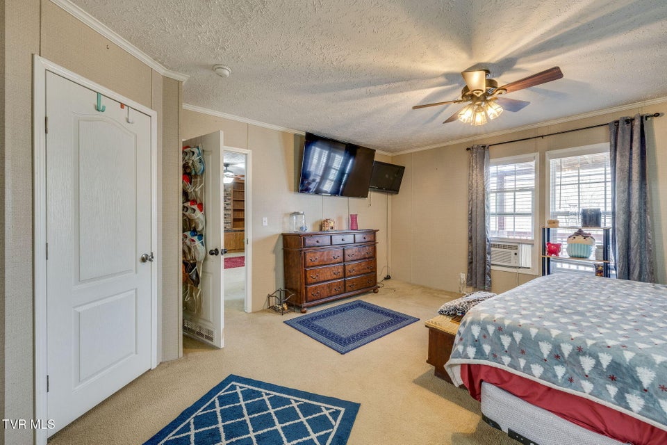 Photo #13: 112 Dahlia Street