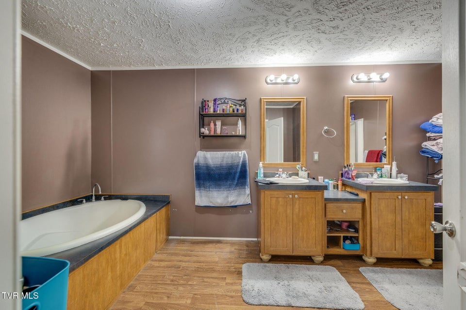 Photo #15: 112 Dahlia Street