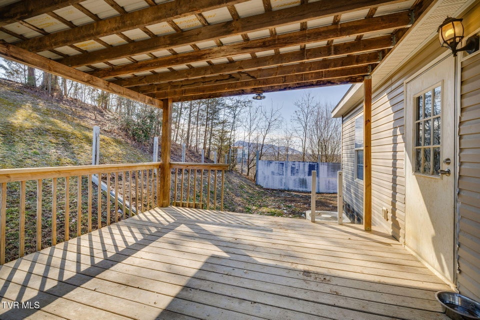 Photo #23: 112 Dahlia Street