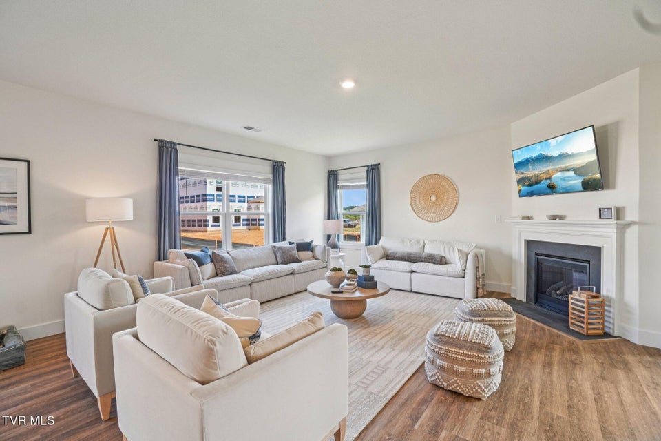 Photo #9: 143 Mint Court 