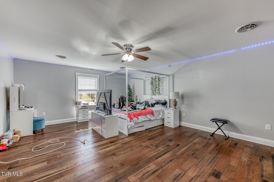 Photo #27: 228 Country Meadows Circle