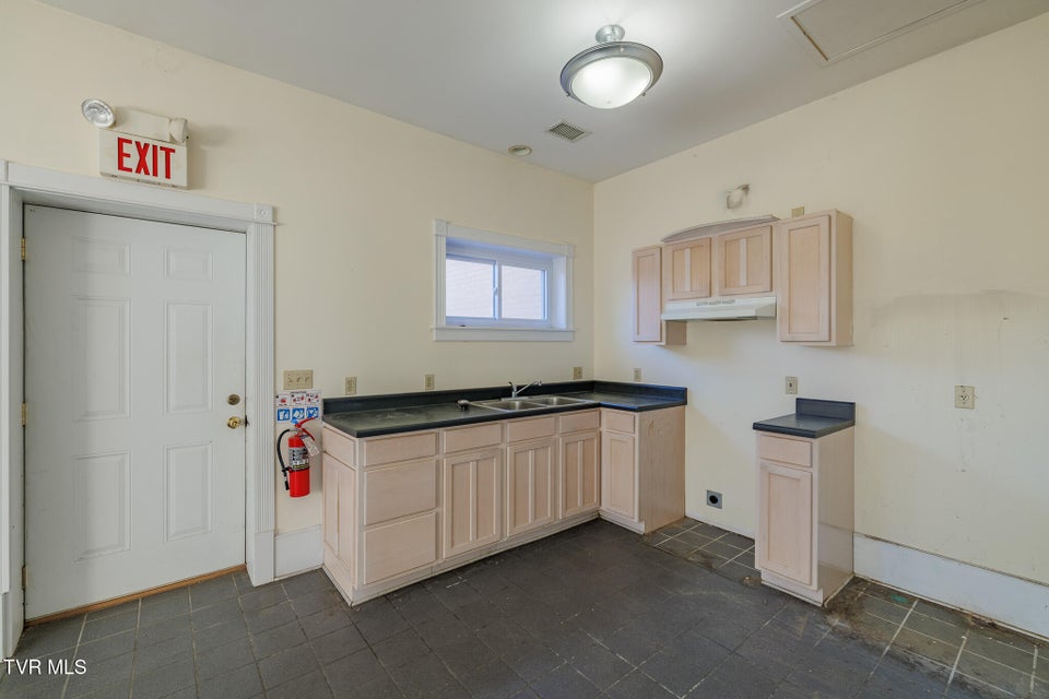 Photo #12: 218 & 216 Gay St 