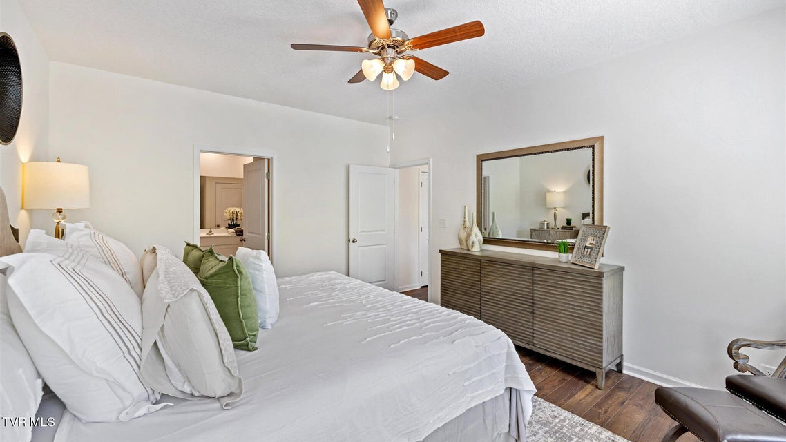 Photo #10: 212 Artist Avenue 