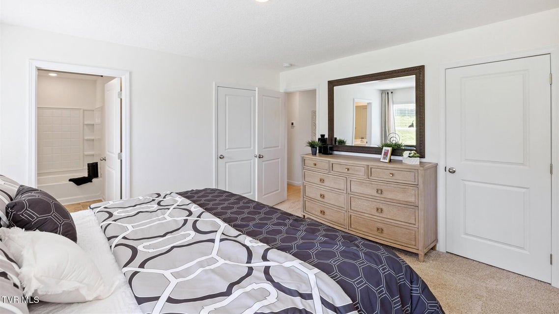 Photo #16: 212 Artist Avenue 