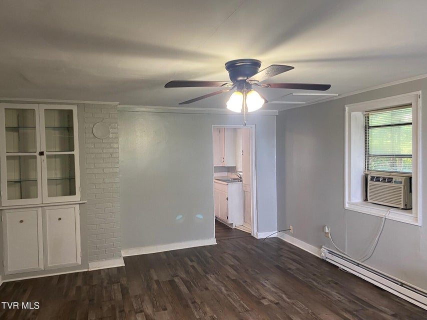 Photo #18: 507 Franklin Street