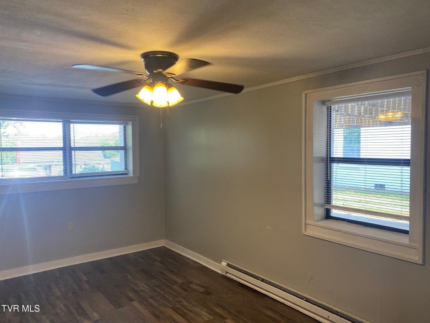 Photo #25: 507 Franklin Street