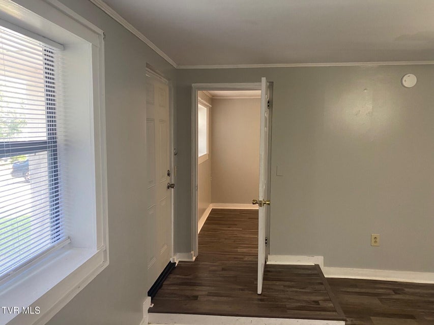 Photo #27: 507 Franklin Street