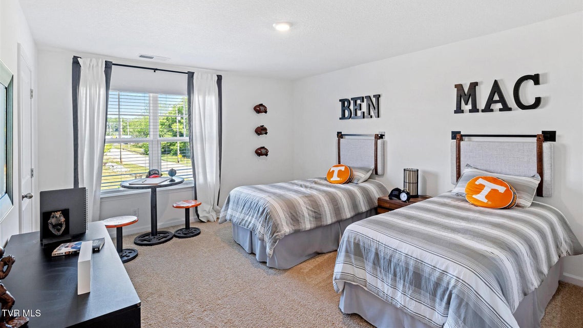 Photo #13: 218 Artist Avenue 