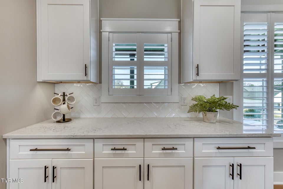 Photo #19: 3 Sweet Pea Terrace