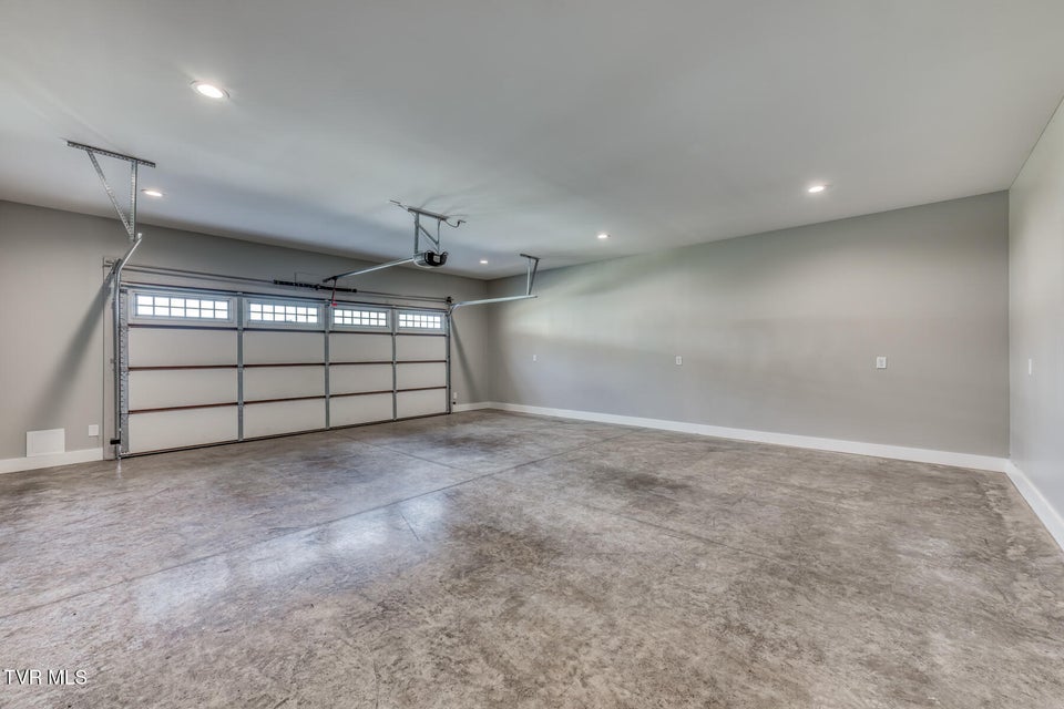 Photo #52: 3 Sweet Pea Terrace