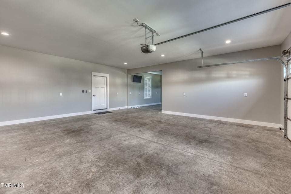 Photo #54: 3 Sweet Pea Terrace