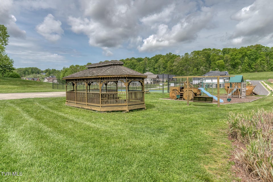 Photo #68: 3 Sweet Pea Terrace