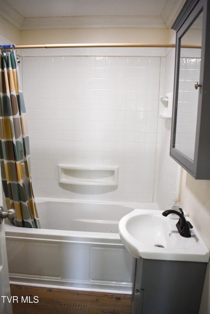 Photo #10: 504 Clay Street