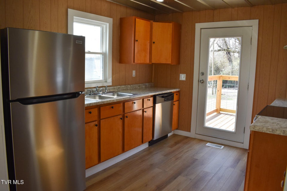 Photo #6: 504 Clay Street