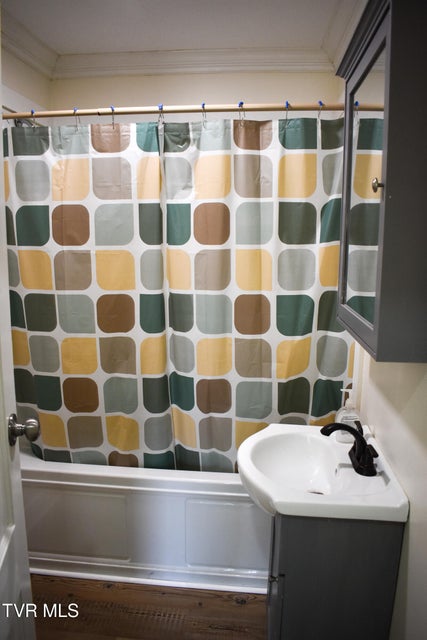 Photo #11: 504 Clay Street