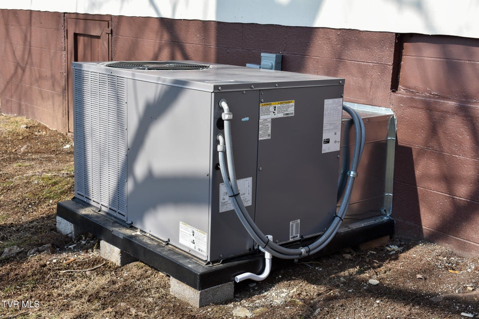 Photo #22: 504 Clay Street