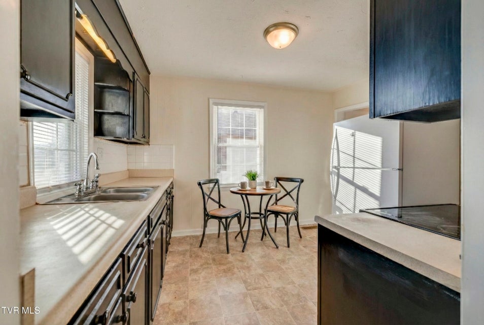 Photo #4: 810 Lamont Street