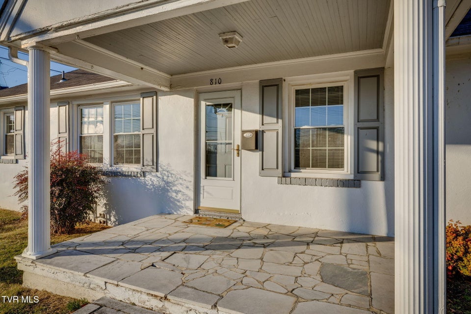 Photo #10: 810 Lamont Street