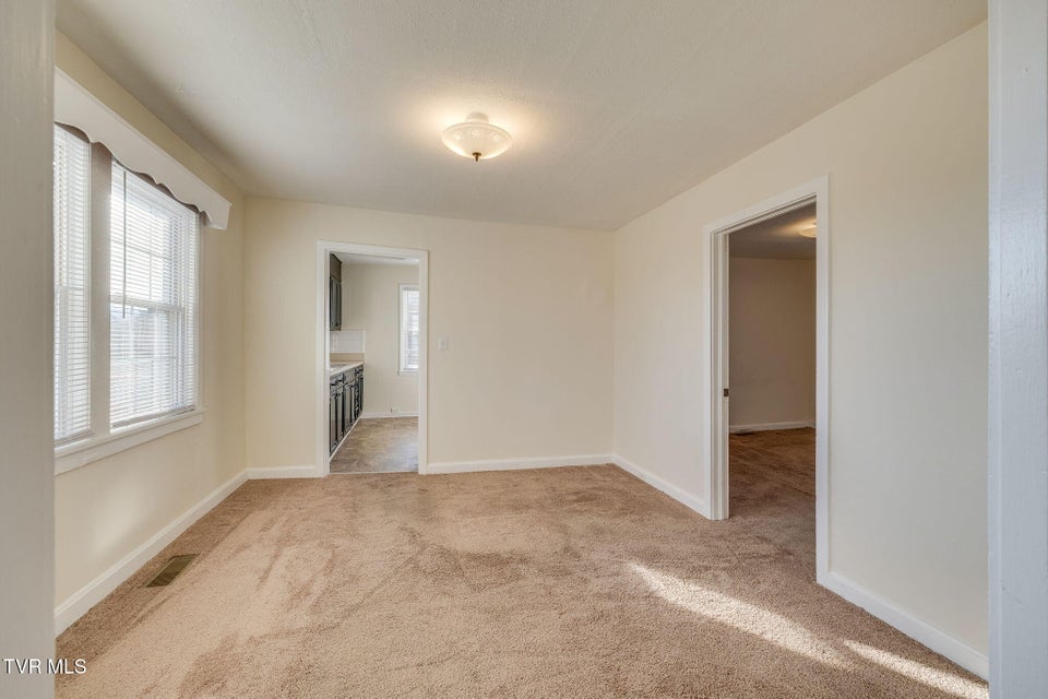 Photo #14: 810 Lamont Street