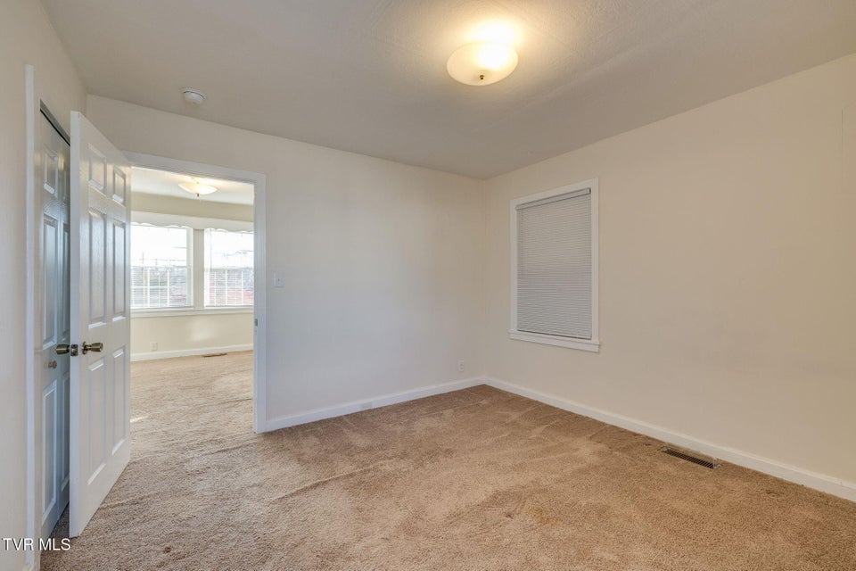 Photo #22: 810 Lamont Street